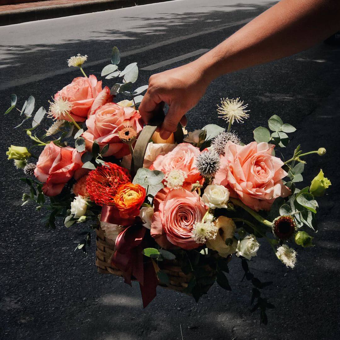 Charis White is an experienced funeral celebrant.